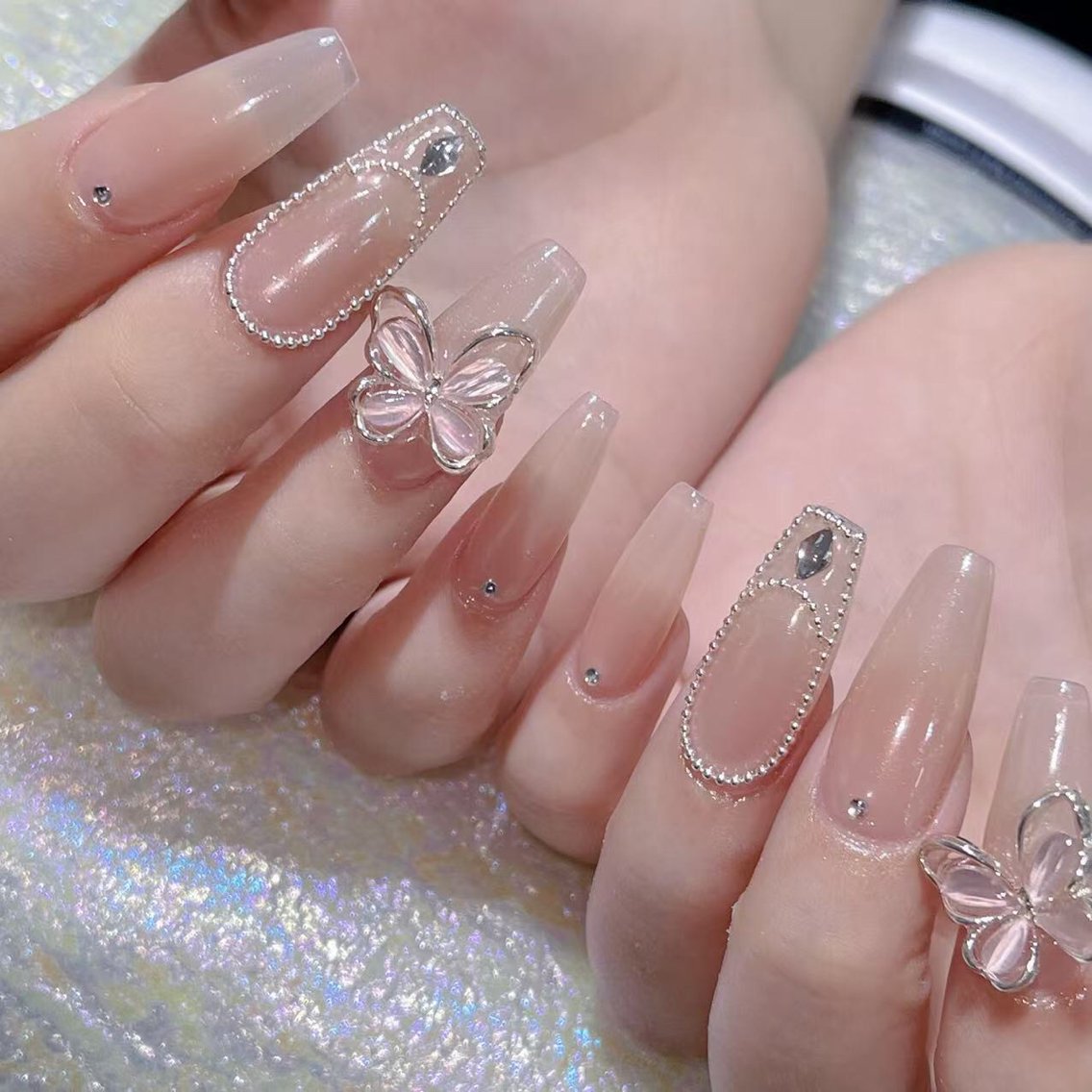 ネイル ハンドネイル Queens テイのネイルデザイン