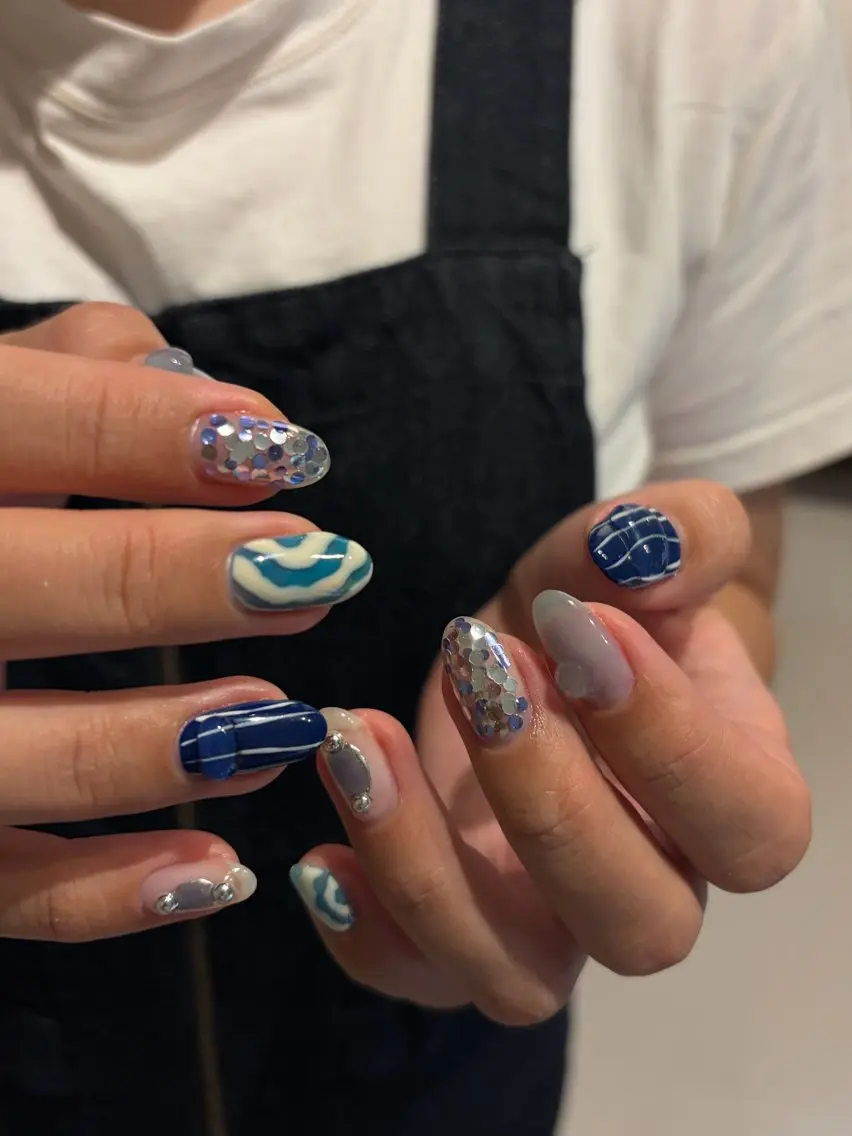 ネイル ホログラムネイル マグネットネイル ハンドネイル yomu nail yuumiのネイルデザイン