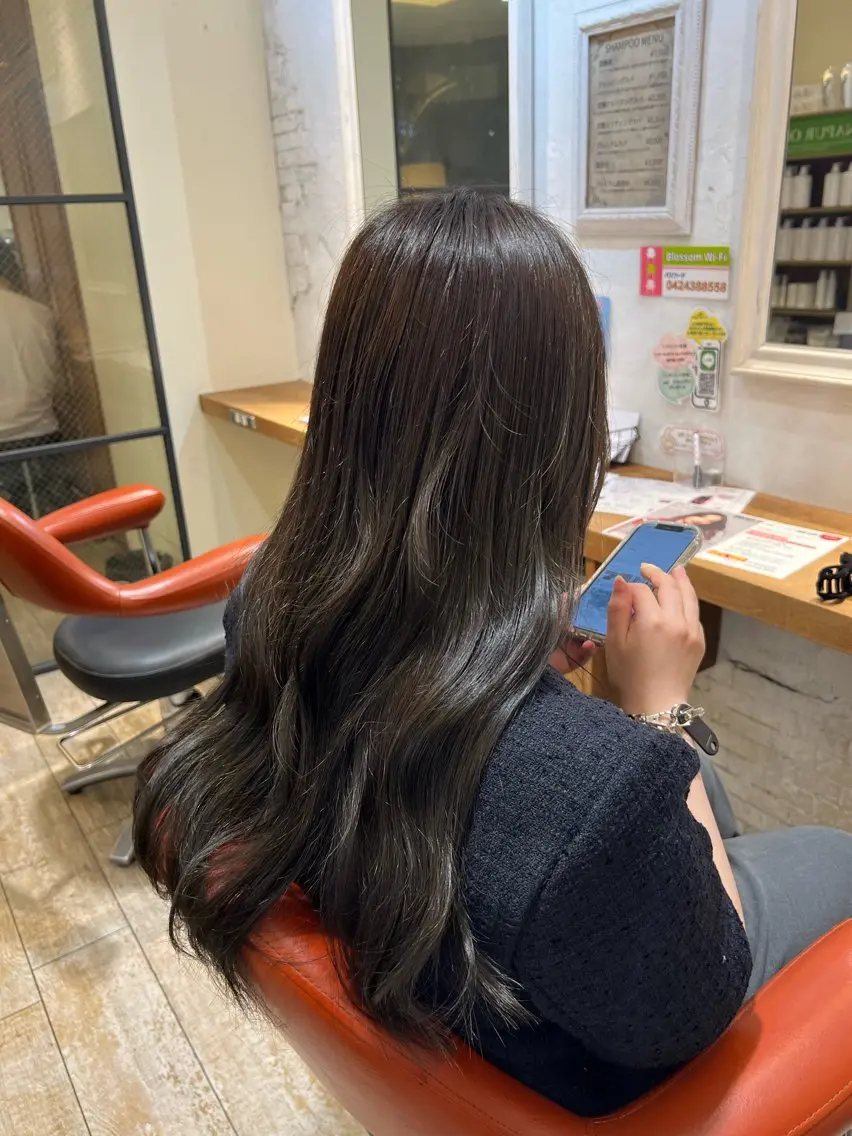 ロング TELAHAIR HASEGAWAのヘアスタイル