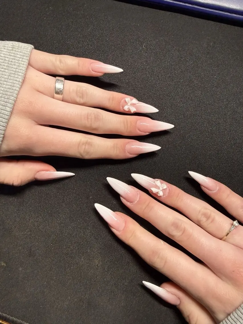 ネイル 長さ出し キラキラネイル 韓国ネイル ロングネイル ワンホンネイル ハンドネイル Josie nail salonのネイルデザイン