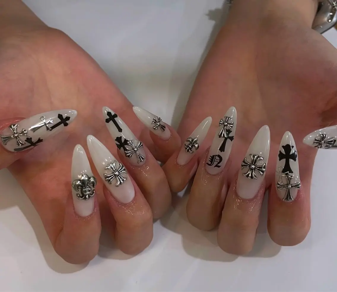 ネイル グラデーション キラキラネイル ワンカラーネイル 冬ネイル Jenn Nail Salonのネイルデザイン