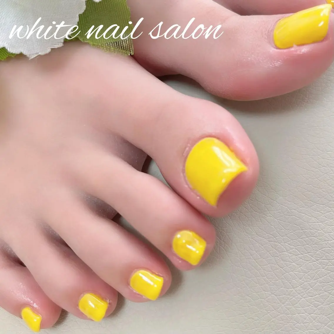 ネイル フットネイル ジェルネイル ハードジェル ラメ(グリッター) 持ち込み フットネイル white nail salonのネイルデザイン