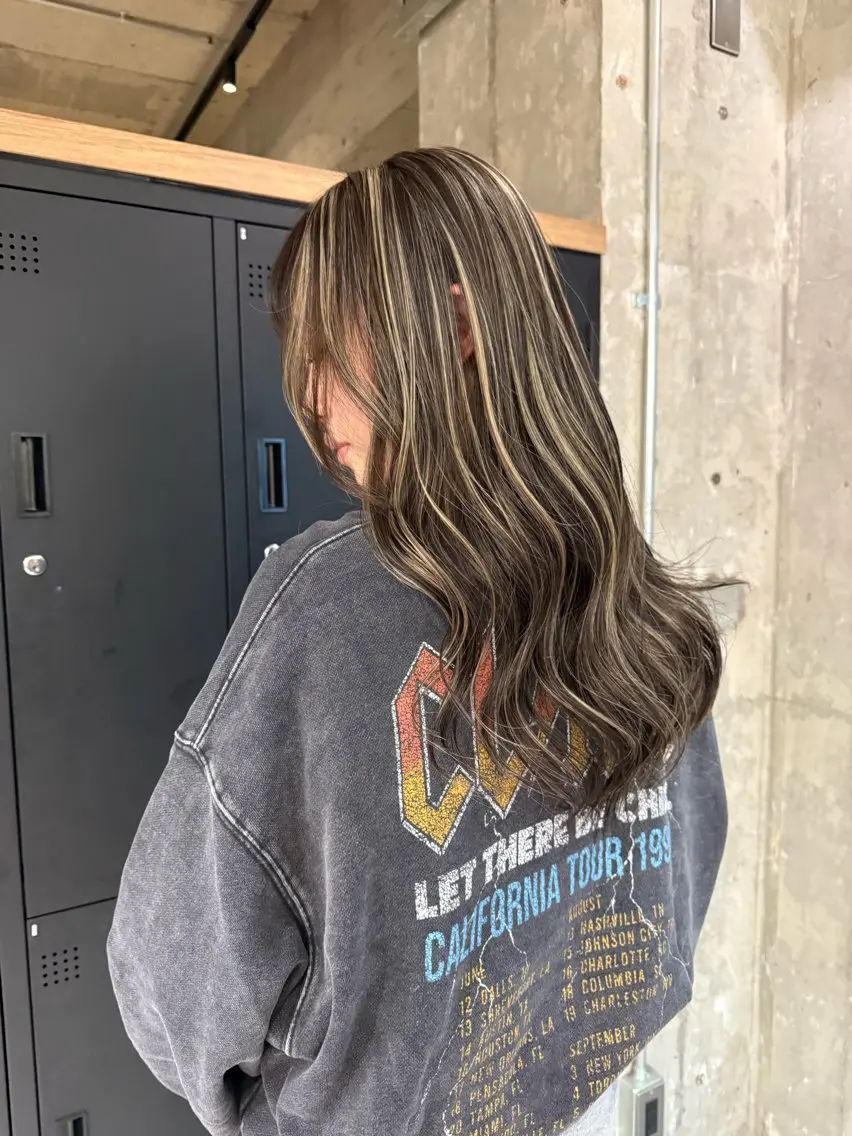 ロング カラー ヘアカラー ♡ハイライトカラー shinri♡のヘアスタイル