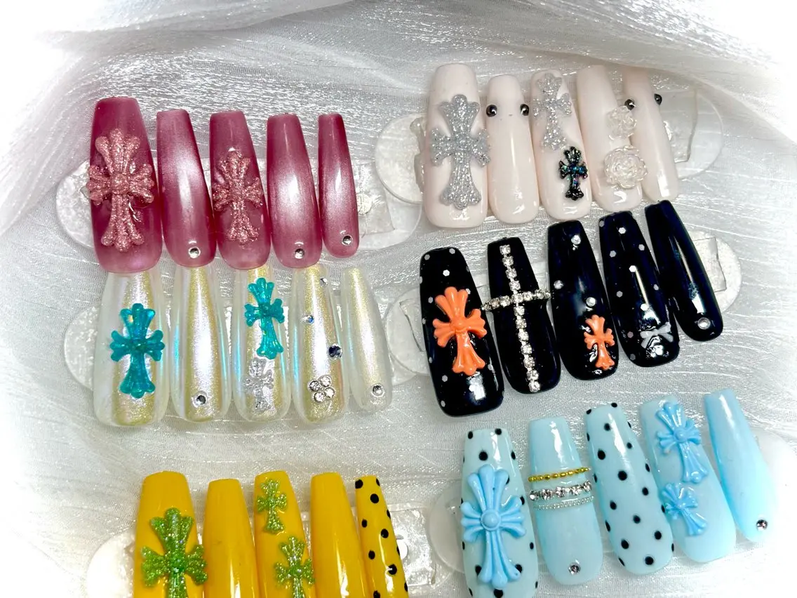10本長さだし×クロムネイルの写真