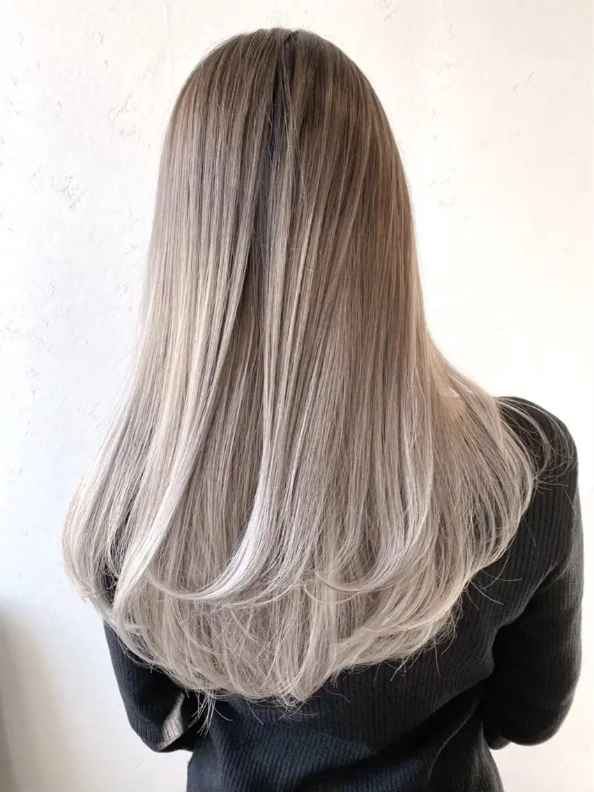 ロング カラー バレイヤージュ ブリーチ ケアブリーチ デザインカラー 髪質改善 京都駅/透明感カラー 🖤sakiのヘアスタイル