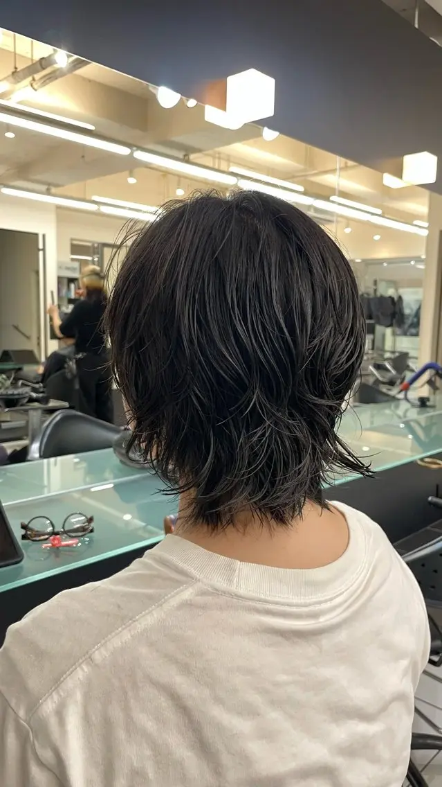 ショート パーマ 岡本七星/ショート、 メンズカット特化のヘアスタイル