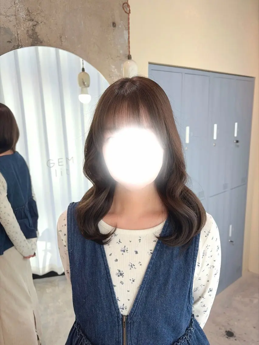 ミディアム カット ヘアカラー ✨艶々ベージュカラー 🫧/ Ririkaのヘアスタイル