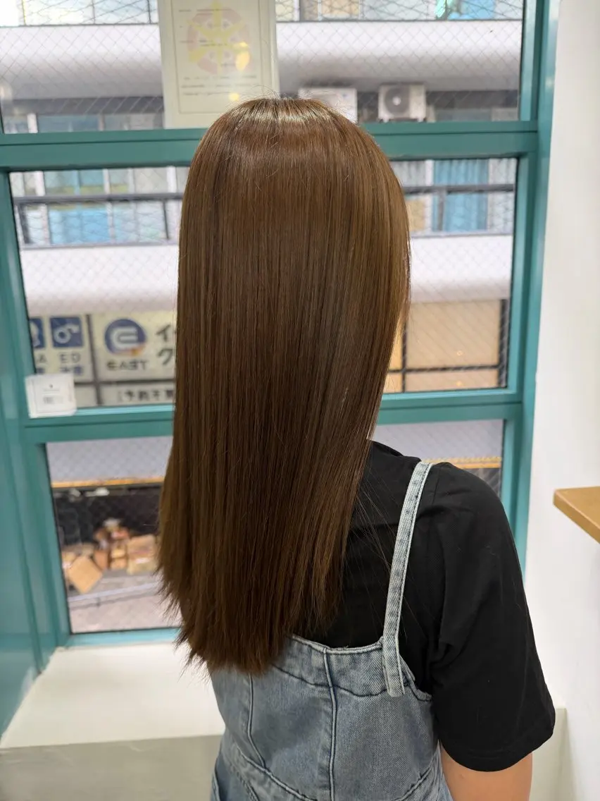 ロング カラー オリーブカラー 松本 柚希のヘアスタイル