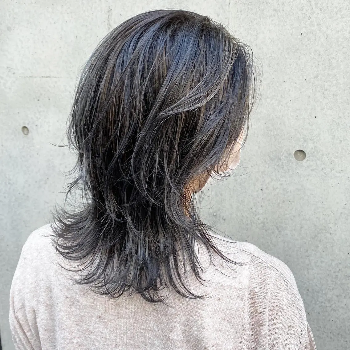 ミディアム ミディアムレイヤー ハイライト 髪質改善 韓国風ヘア レイヤーカット ヘアカラー 透け感×顔まわり デザイン✂︎吉田のヘアスタイル