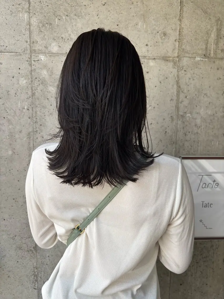 ミディアム レイヤーカット 似合わせカット ツヤカラー/和田陽向のヘアスタイル