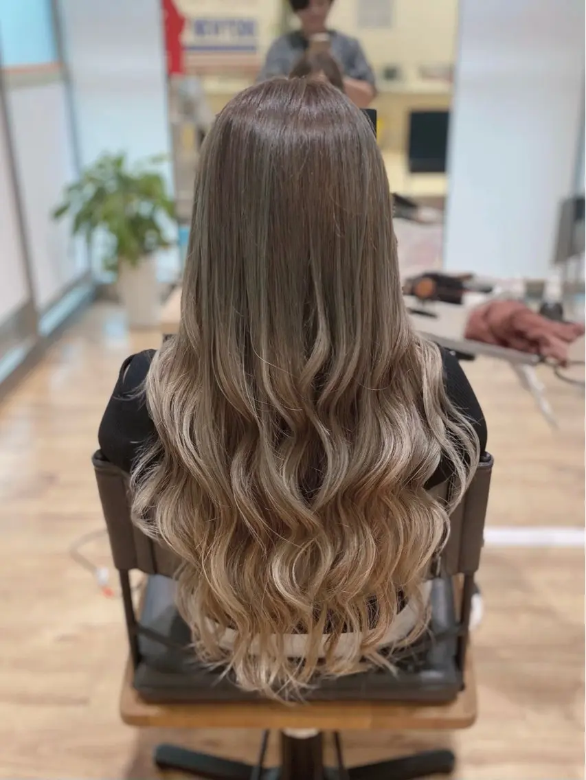 ロング カラー カット ヘアカラー 滝口 瑞季のヘアスタイル