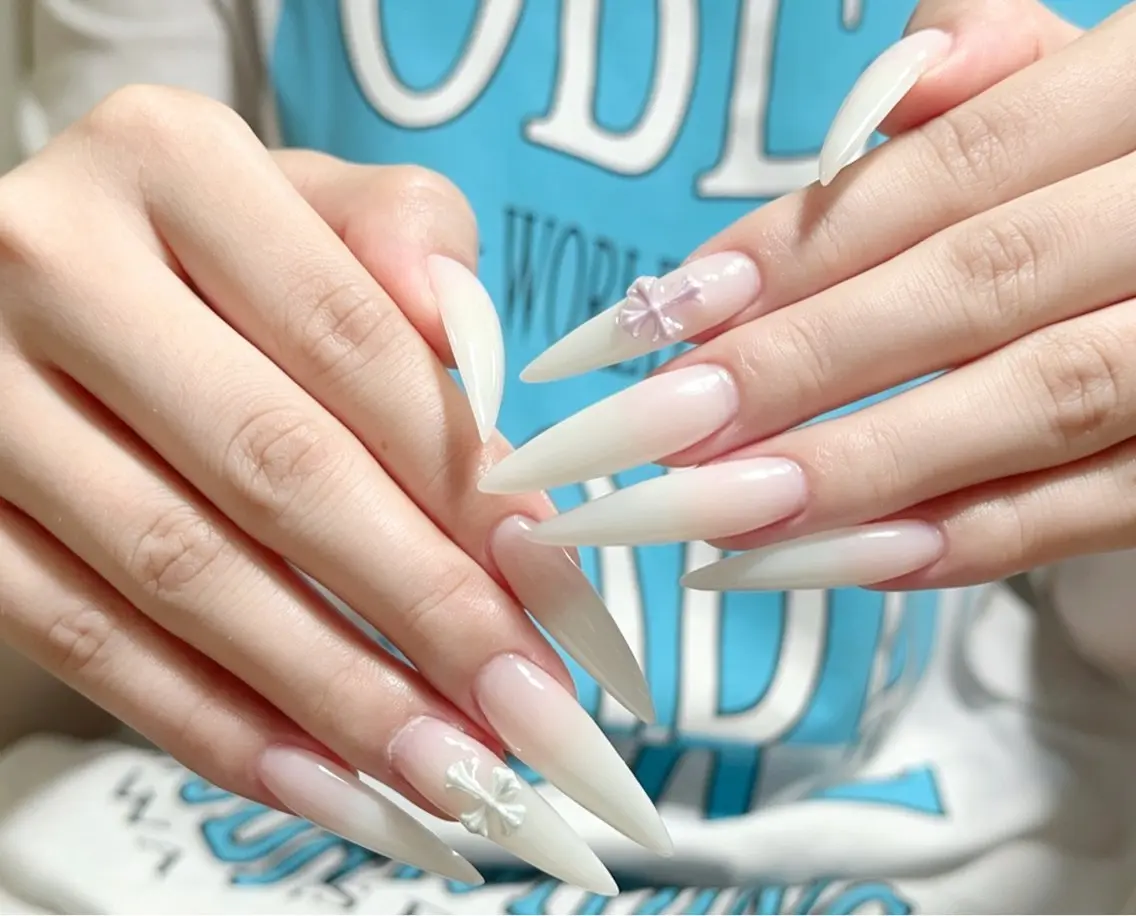 ロング ハンドネイル Plouta Nailsalonのネイルデザイン