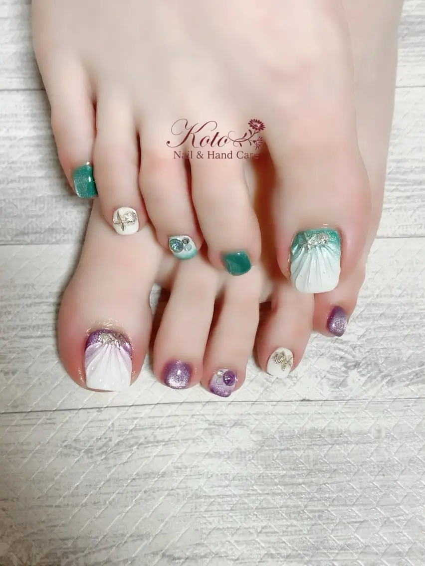ネイル 長さ出し ジェルネイル 持ち込み ニュアンスネイル 赤色 フットネイル Nail Salon KOTOのネイルデザイン