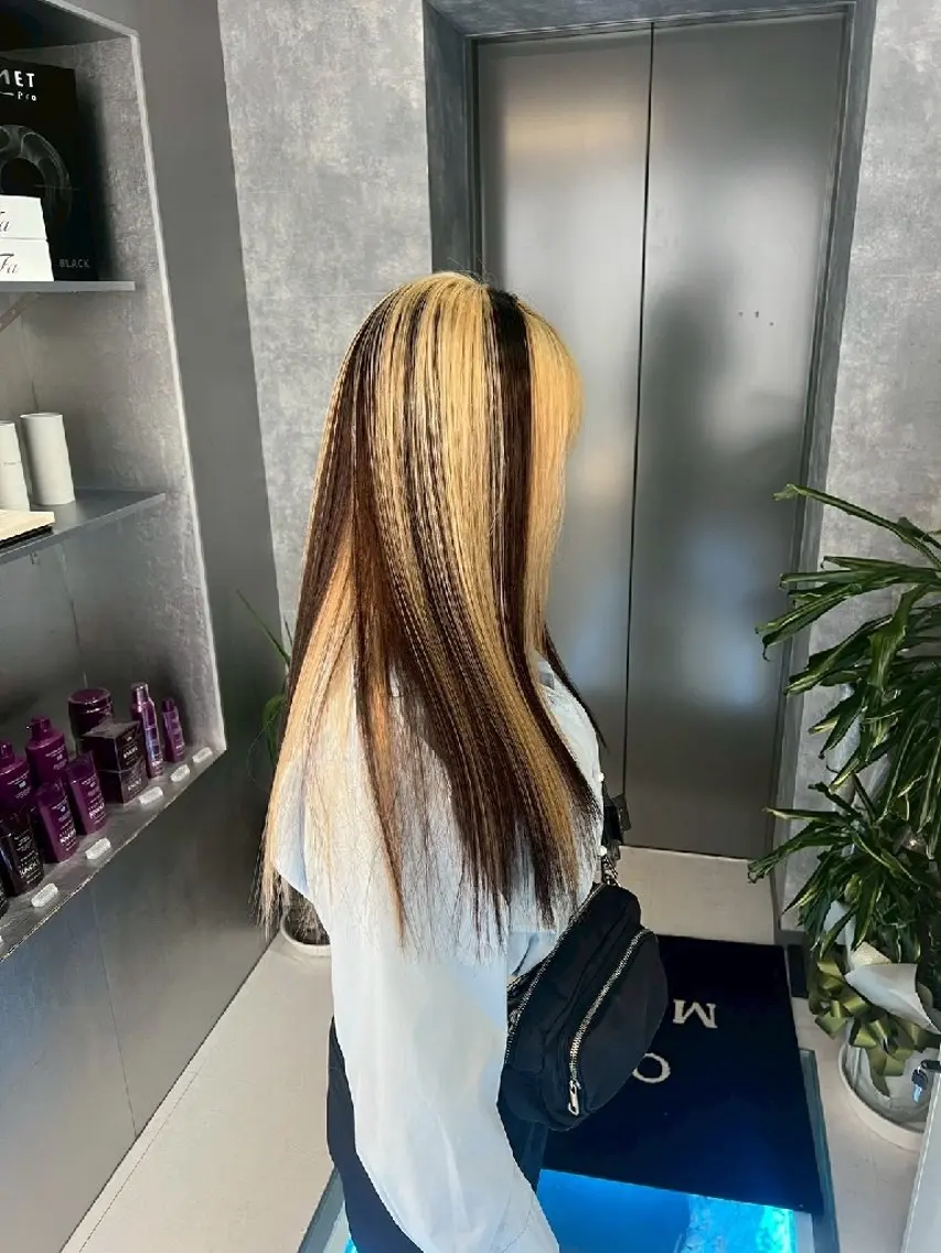 カラー ロング 地雷系🎀ハイトーン 💙荒川結星のヘアスタイル