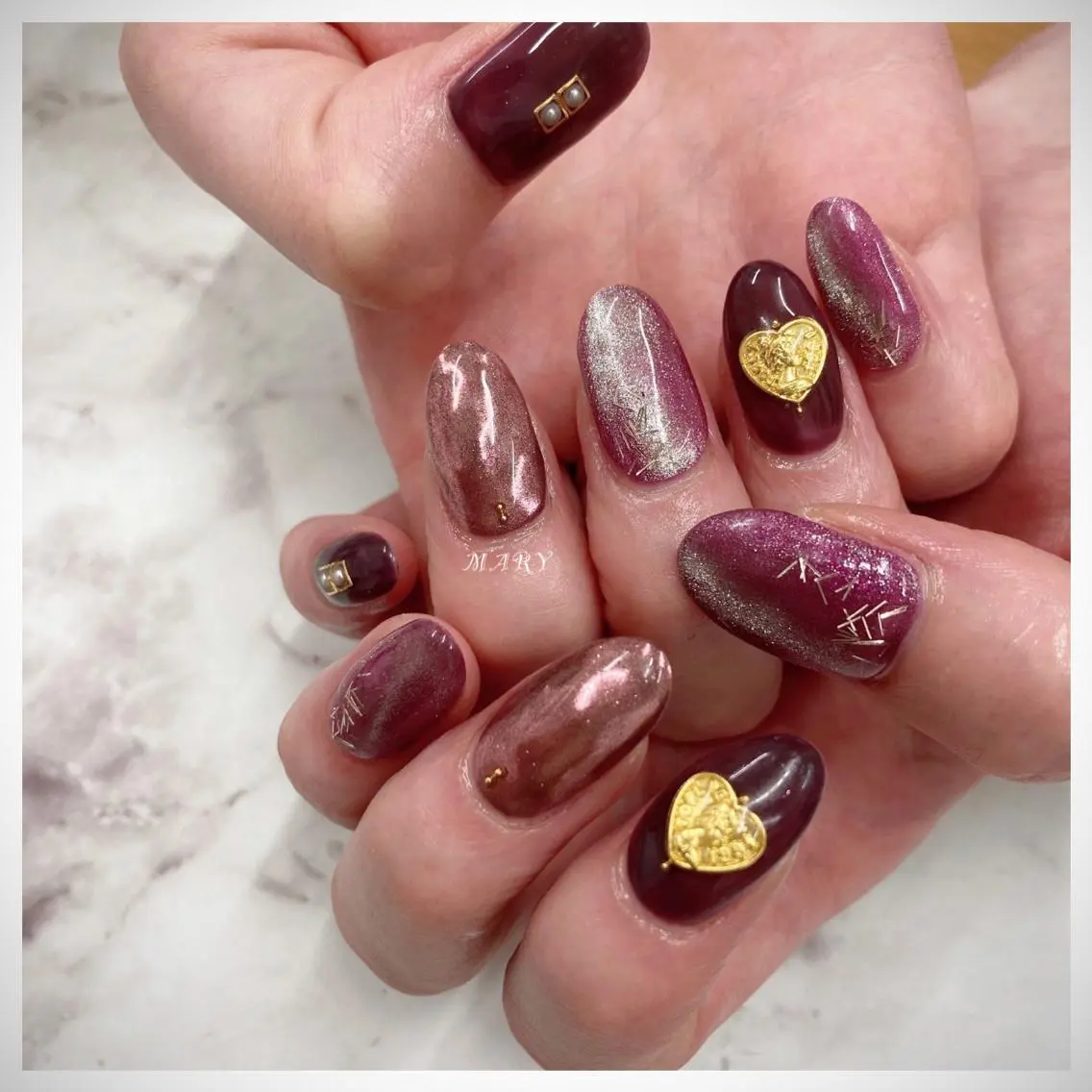 ネイル マグネットネイル ミラーネイル ニュアンスネイル ワンカラーネイル パープル ハンドネイル Mary nail .narumiのネイルデザイン
