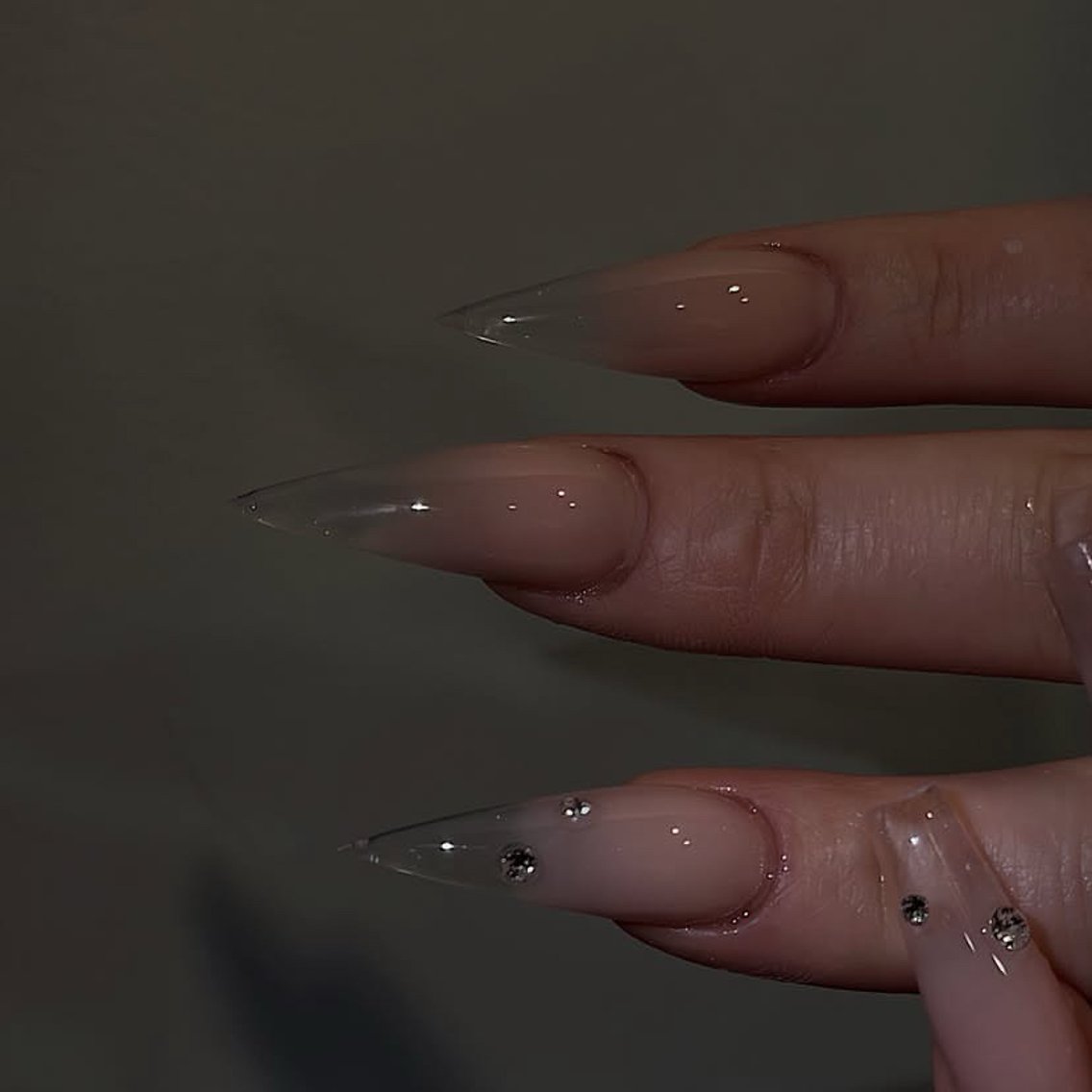 ネイル アートネイル フレンチネイル ジェルネイル キラキラネイル 韓国ネイル ハンドネイル ICE Nailsのネイルデザイン