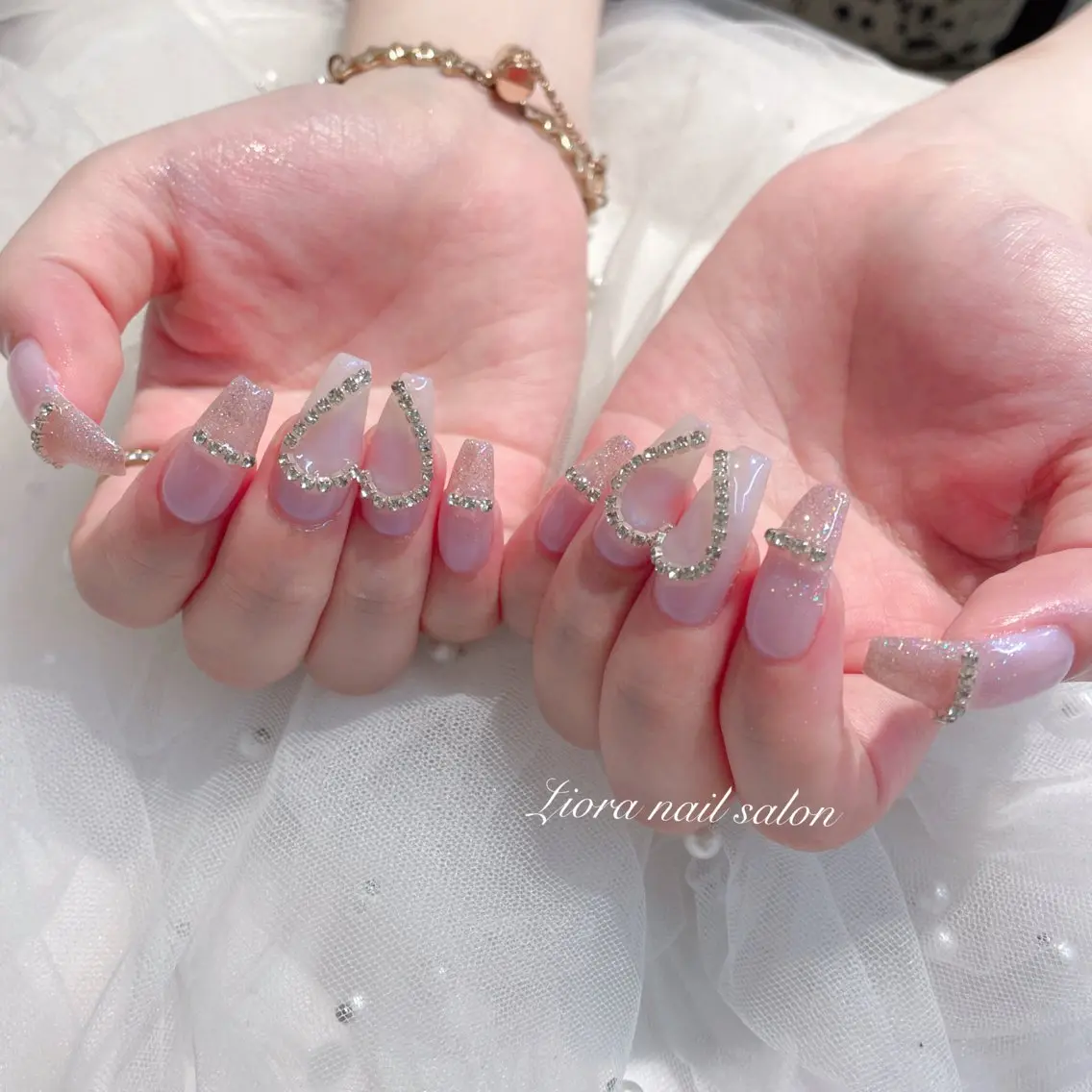 ネイル フレンチネイル ジェルネイル ガーリー グラデーション キラキラネイル ハンドネイル Liora nailのネイルデザイン