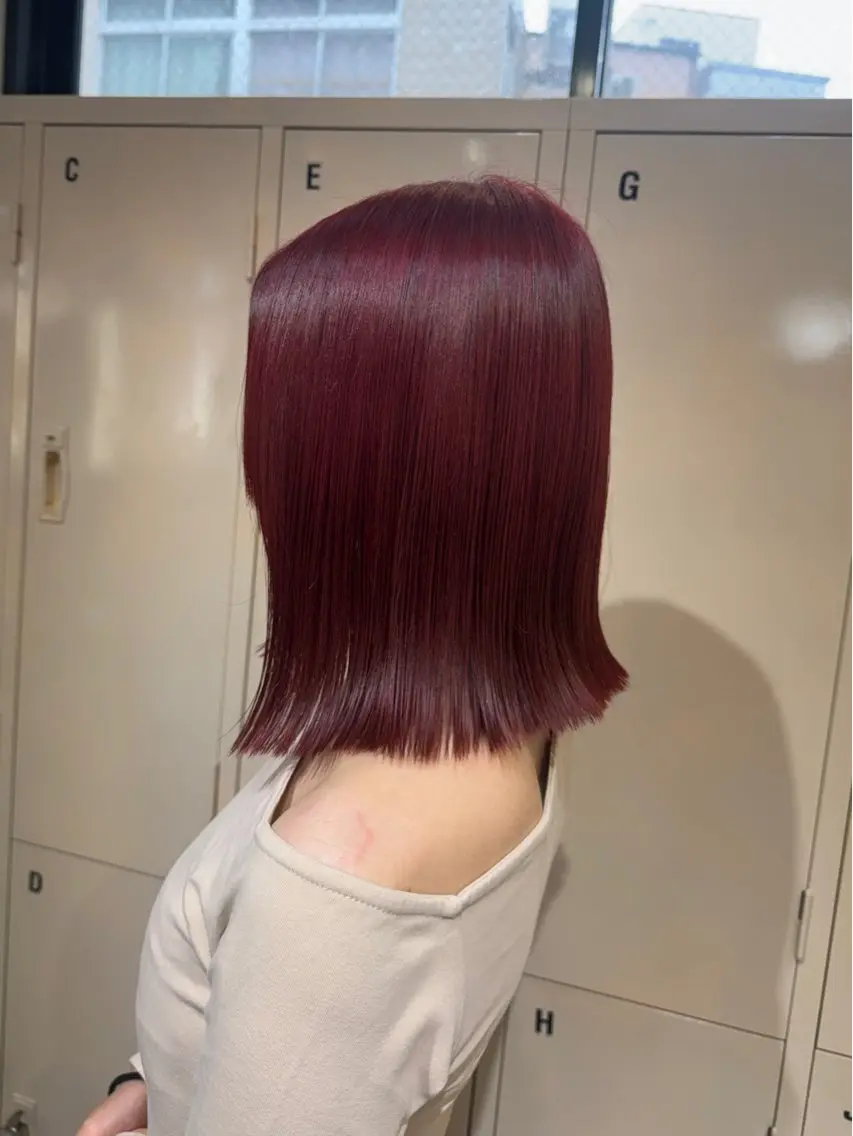 ミディアム ヘアカラー トリートメント 艶髪ハイトーン× ボブ🥣アイネのヘアスタイル