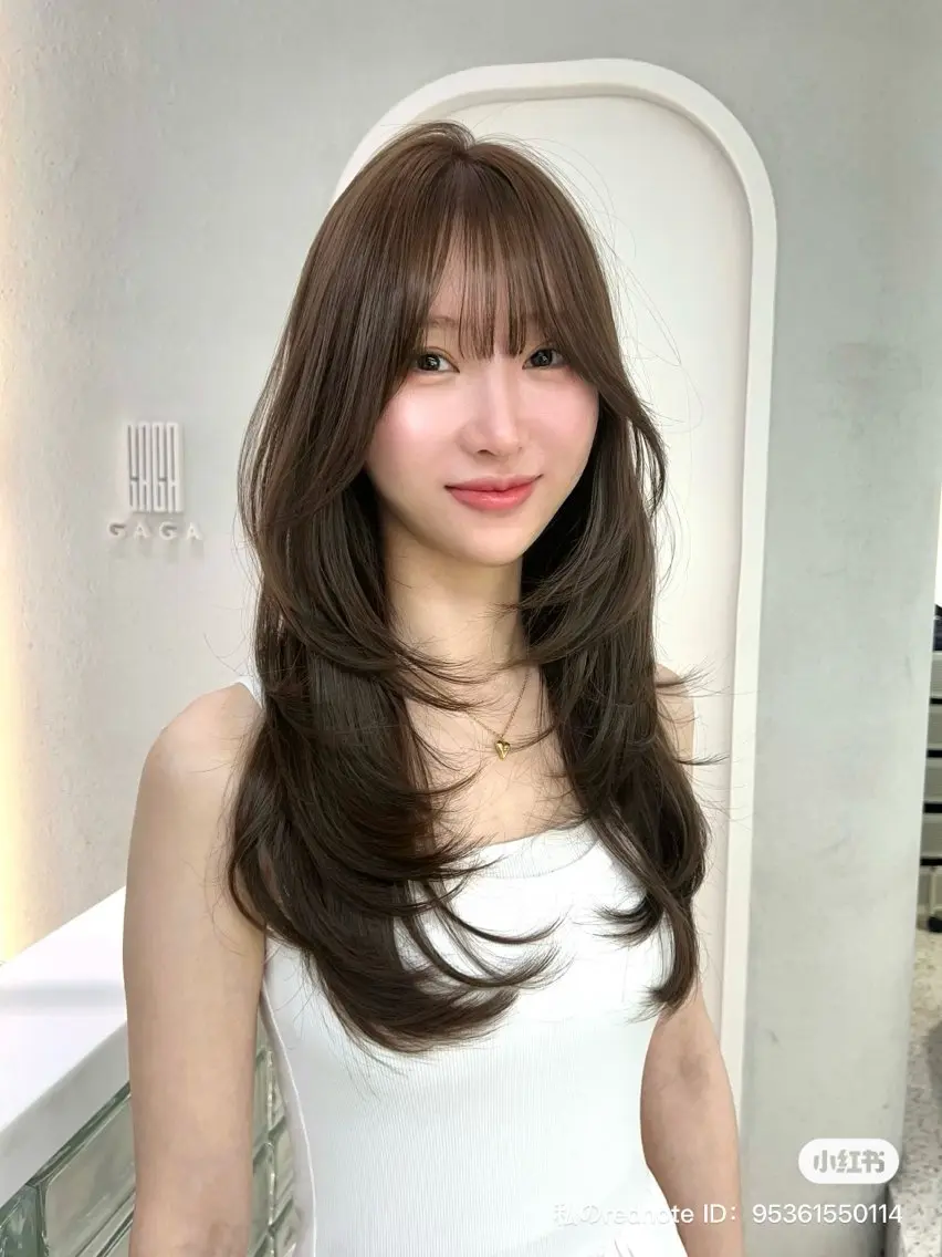 ロング カラー ブラウンカラー 顔周りカット レイヤーカット 小顔カット GAGA AMIKAのヘアスタイル