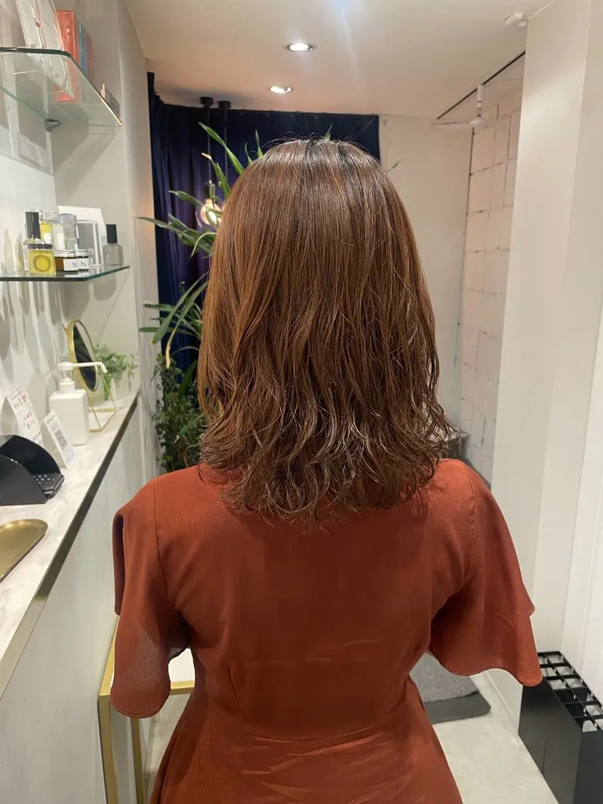 ミディアム パーマ ミディアムパーマ くびれヘア レイヤーカット レイヤー♡ 石川優奈のヘアスタイル