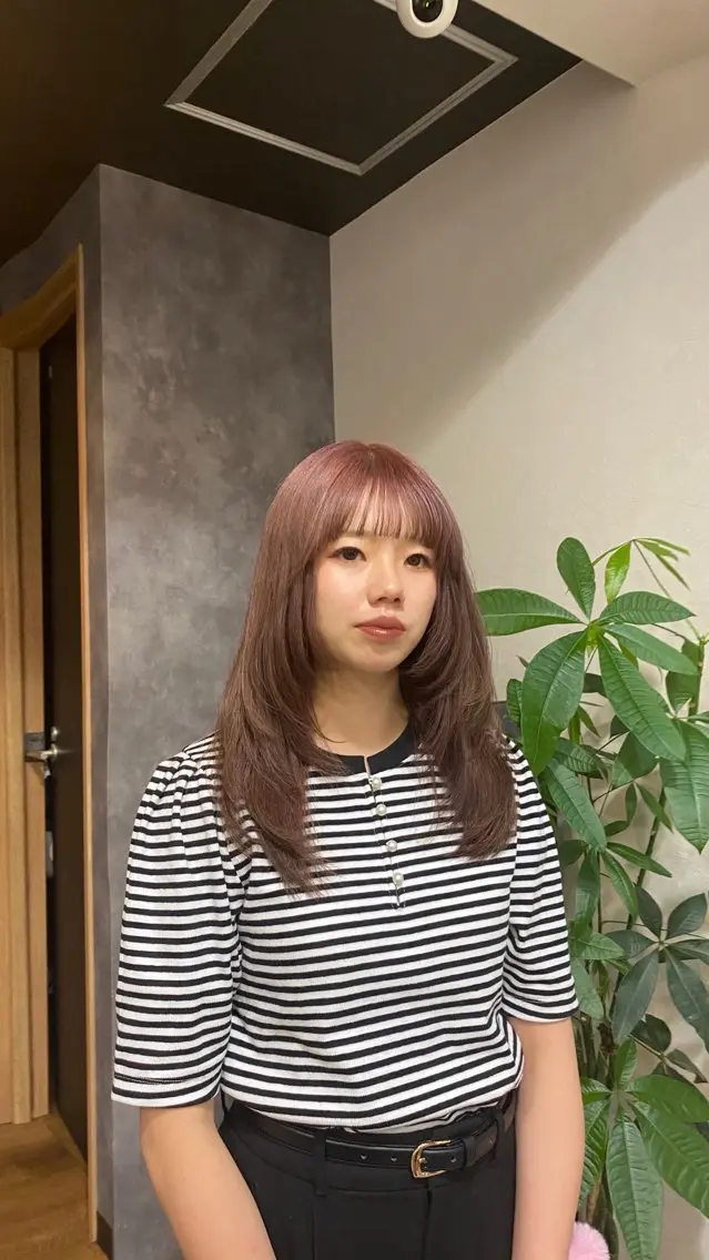 セミロング ラベンダーベージュ レイヤーカット カット ヘアカラー Hosaki :池袋🎀🫧のヘアスタイル