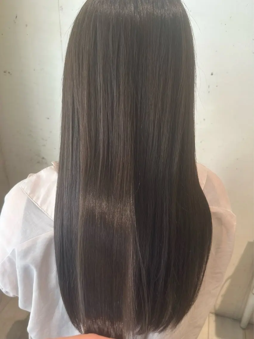 ロング カラー ベージュカラー ブリーチ ブリーチなしカラー オリーブベージュ カット ヘアカラー トリートメント いまじゅく あおいのヘアスタイル
