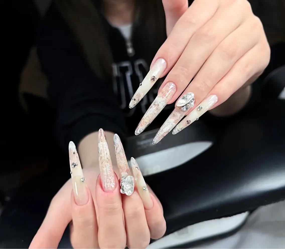 ネイル フレンチネイル ガラスフレンチ キラキラネイル 韓国ネイル ロングネイル ハンドネイル star nail salonのネイルデザイン