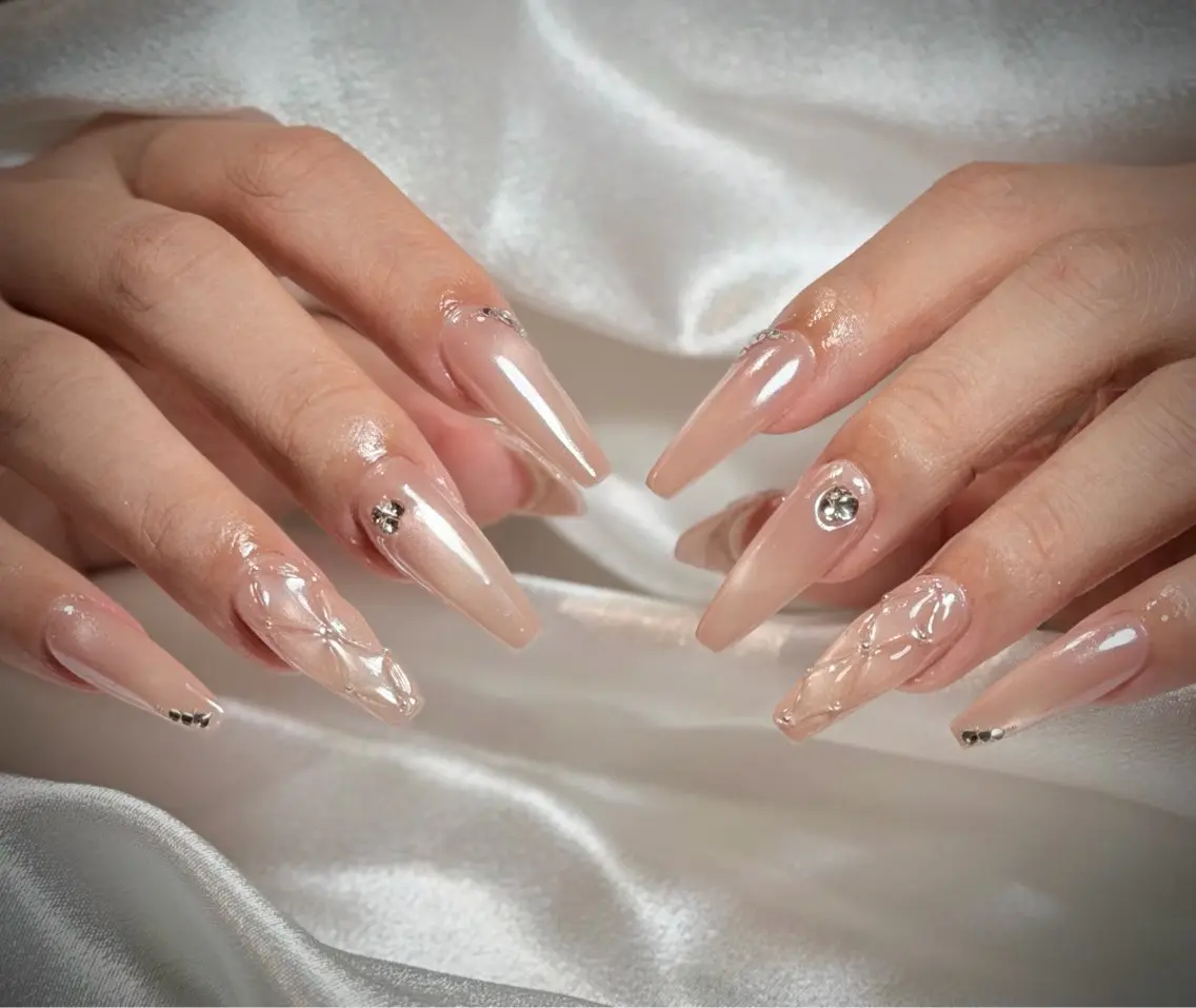 ネイル オーロラネイル チークネイル フットネイル フレンチネイル ジェルネイル Nichi Nail Salonのネイルデザイン