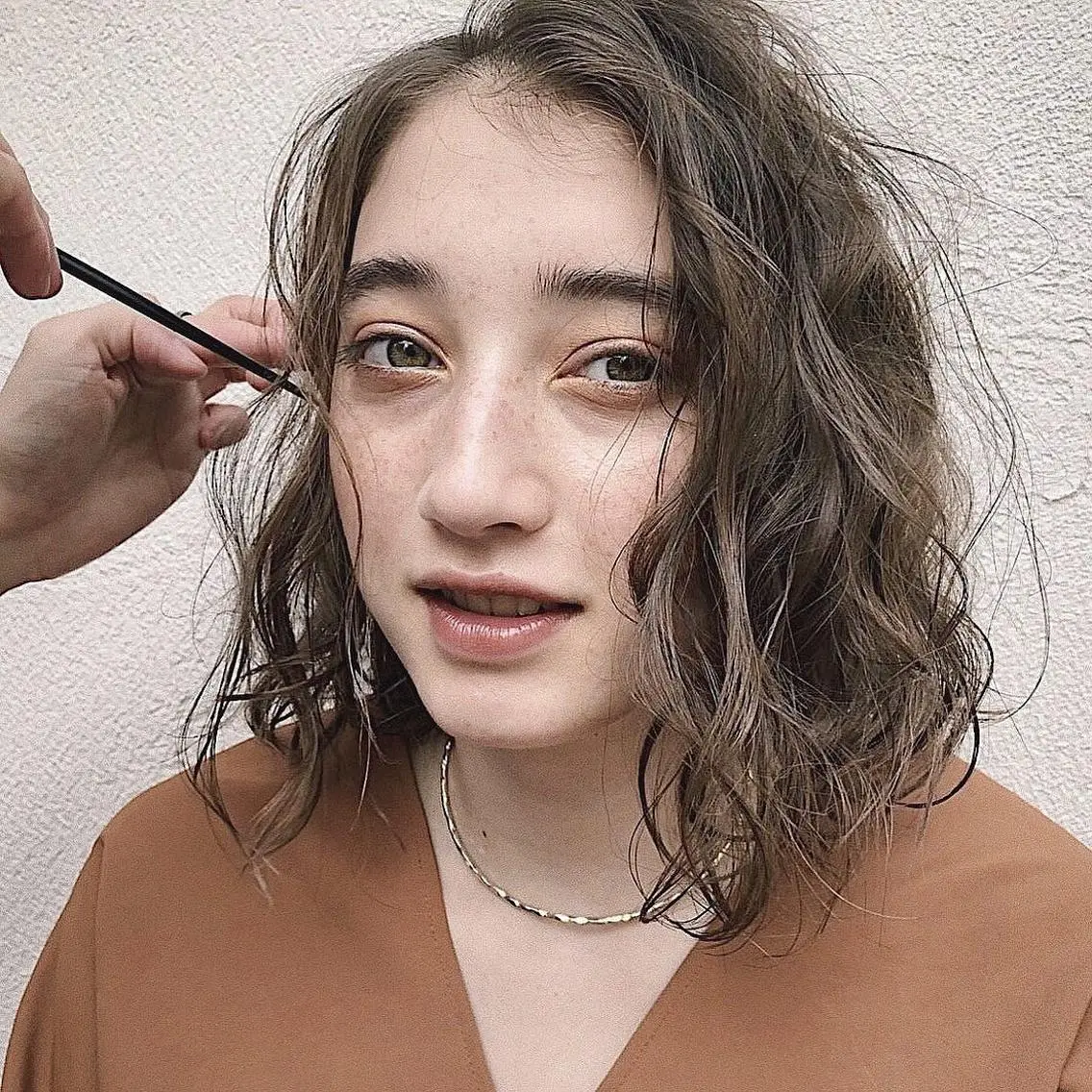 ミディアム カラー パーマ ヘアアレンジ ミディアムパーマ トリートメント 松田 亮葉のヘアスタイル