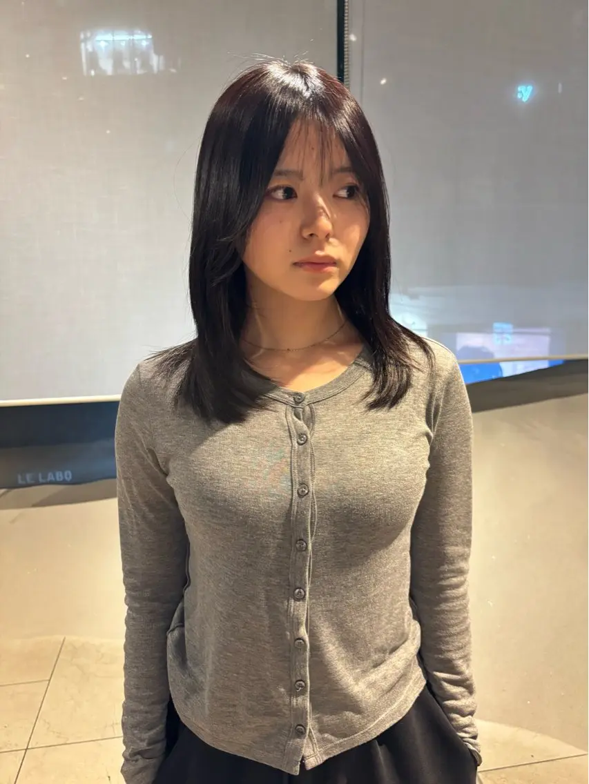 セミロング カット 原田 唯吹のヘアスタイル