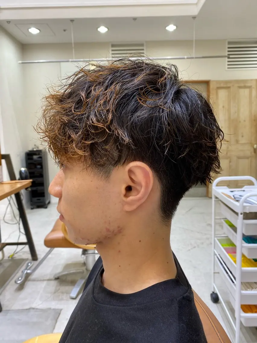 パーマ メンズ 吉浦 知宏のヘアスタイル