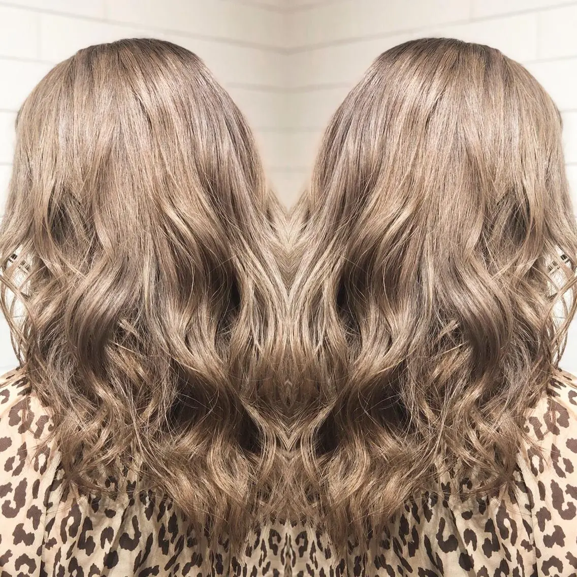 ロング カラー ヘアアレンジ ベージュカラー ブリーチ ハイトーンカラー ミルクティーベージュ 髪質改善×ハイトーン 中田啄也のヘアスタイル
