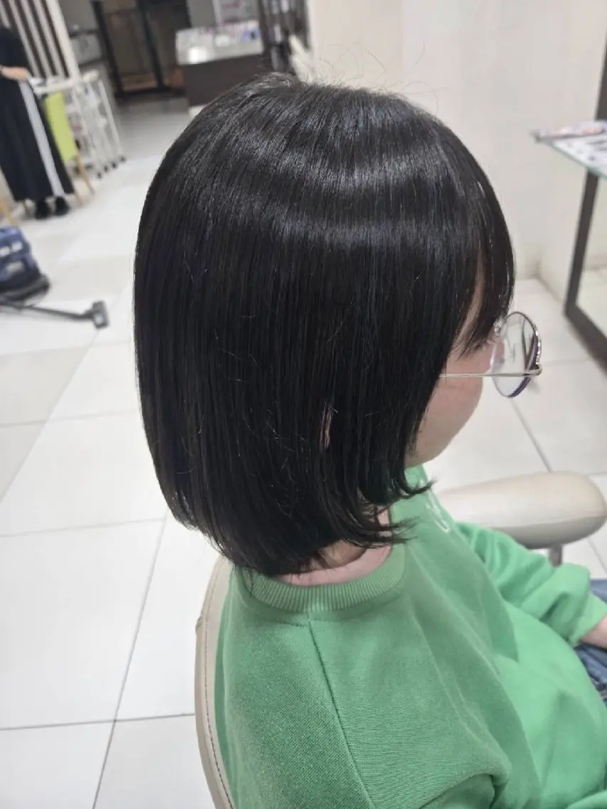 ミディアム カラー 泊谷 泰一のヘアスタイル