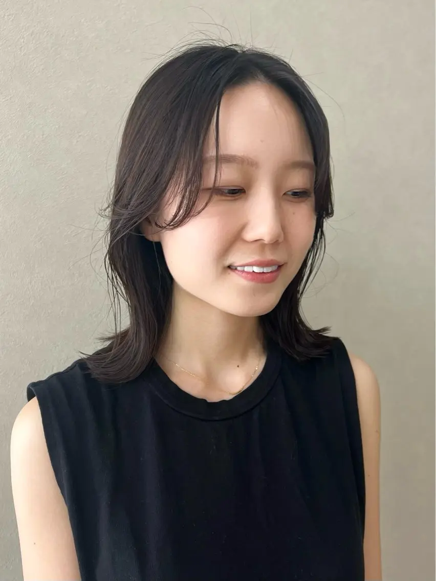 ミディアム 松本 凜那のヘアスタイル
