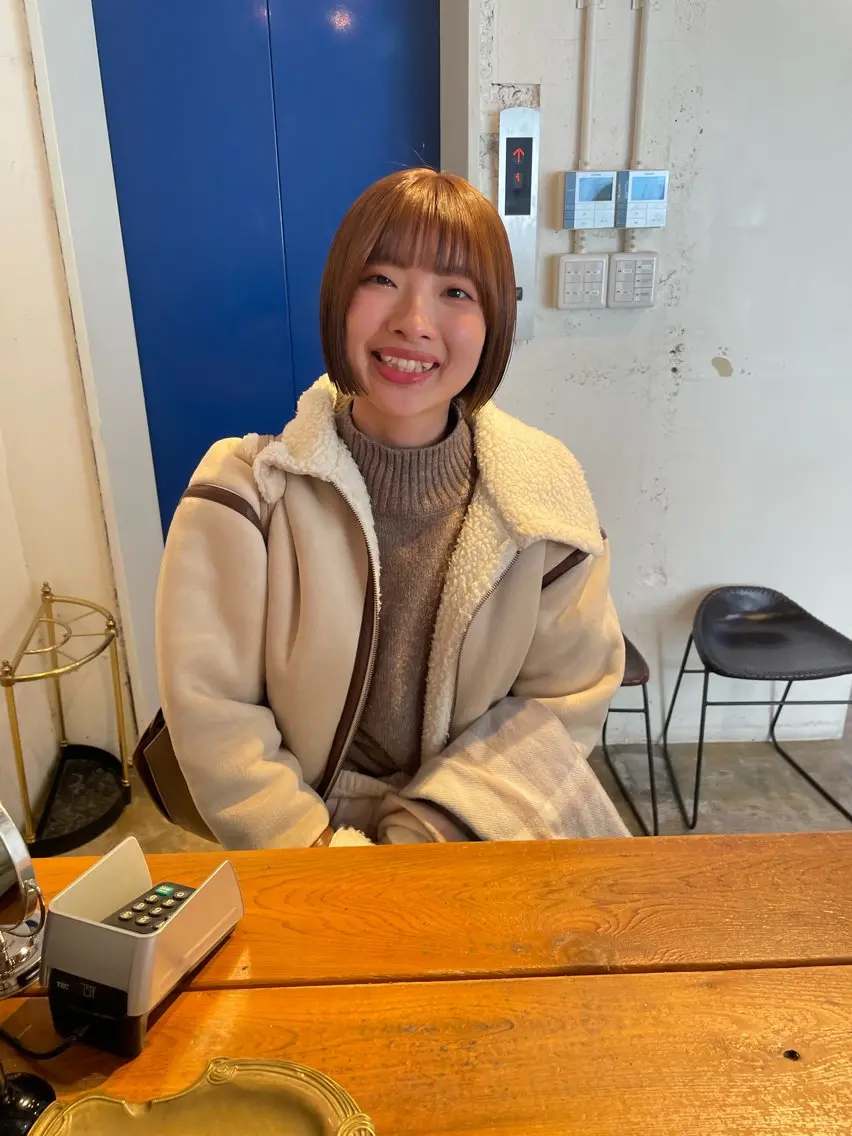 ショート カラー ベージュカラー MIOベージュカラー 柔らかいカラーのヘアスタイル