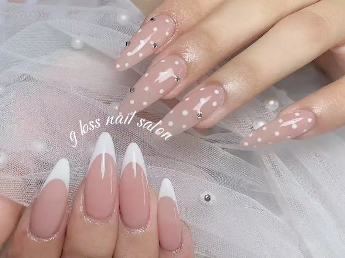 ネイル りこ🫧 gloss nailのネイルデザイン