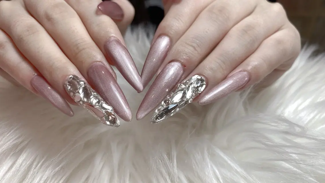ネイル フレンチネイル ラメ(グリッター) ラメグラデーション マグネットネイル 持ち込み Unicorn Nail原宿表参道のネイルデザイン