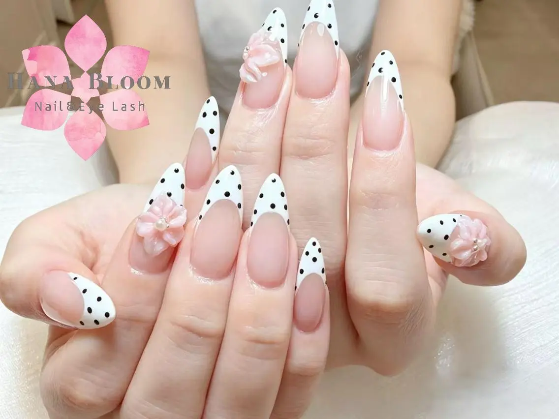 ネイル 長さ出し フットネイル フレンチネイル ジェルネイル ガーリー ハンドネイル ハンドケア Hana Bloom Nail 渋谷道玄坂のネイルデザイン