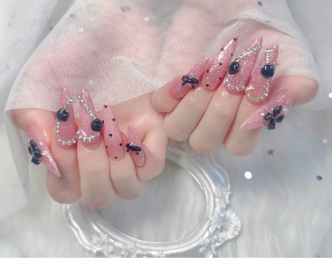 ネイル チークネイル 長さ出し フレンチネイル ジェルネイル グラデーション ハンドネイル THANHTHANH NAILのネイルデザイン