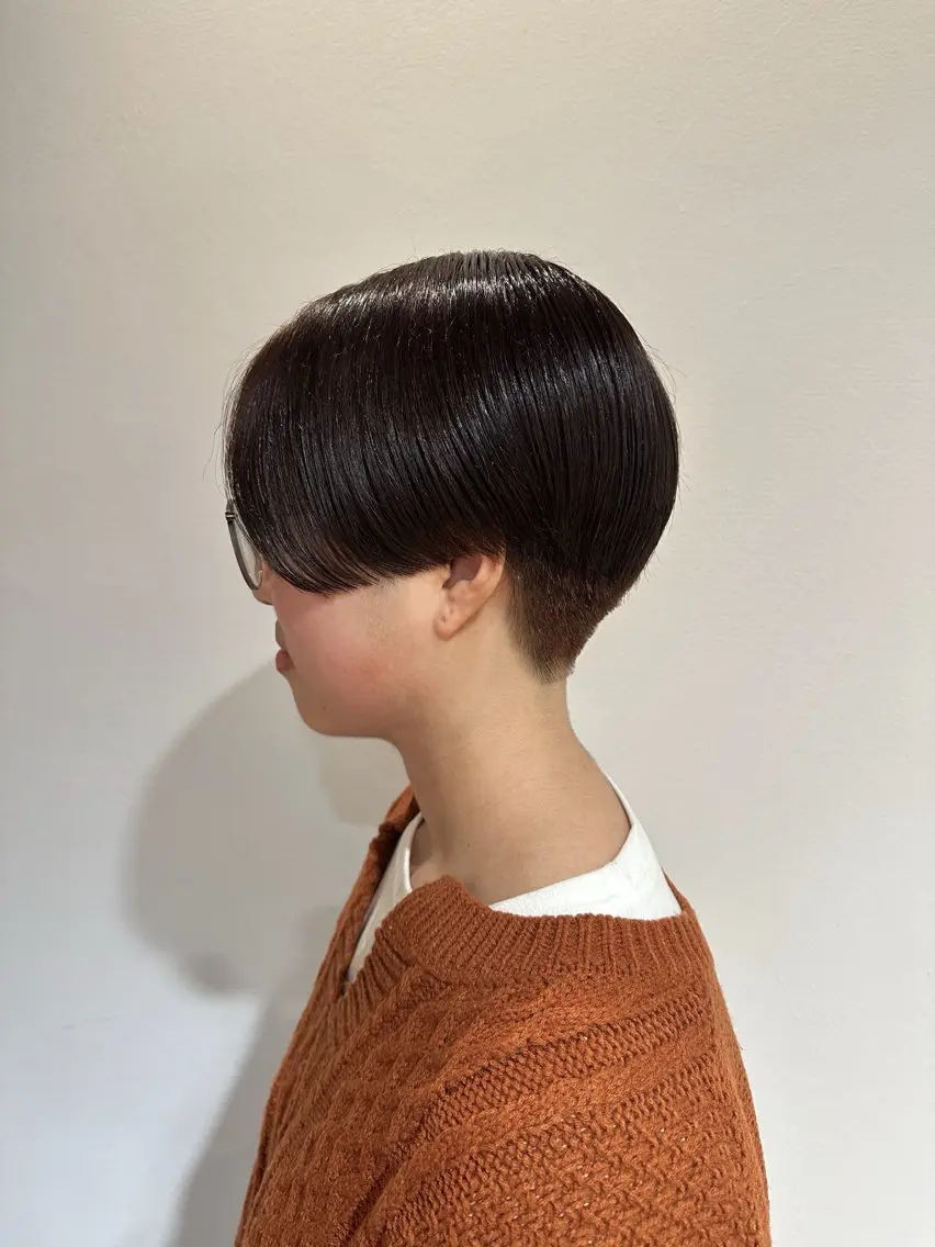 ショート カラー カット ヘアカラー 塩澤 榛奈のヘアスタイル