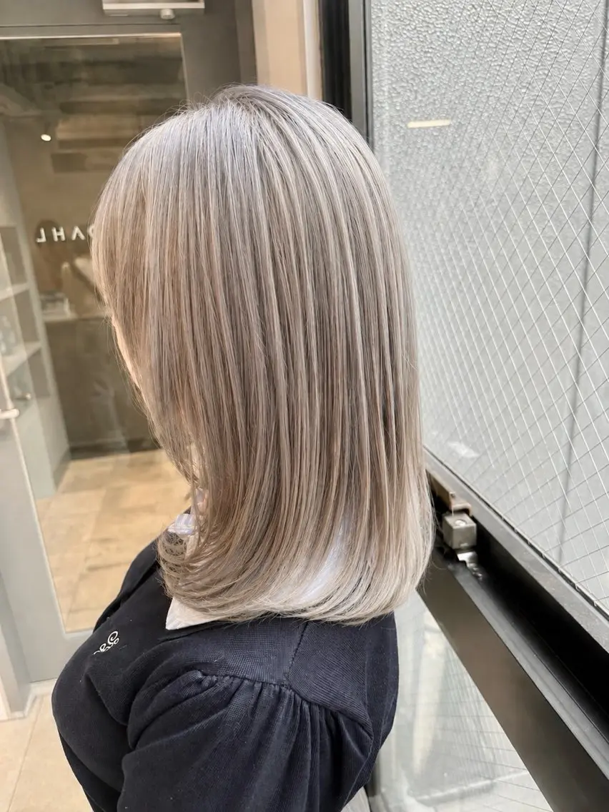 ミディアム カラー ブリーチ 透明感カラー ハイトーンカラー 韓国風ヘア レイヤーカット ヘアカラー レイヤー💫Wカラー 🍎森貝洋亮🍎のヘアスタイル