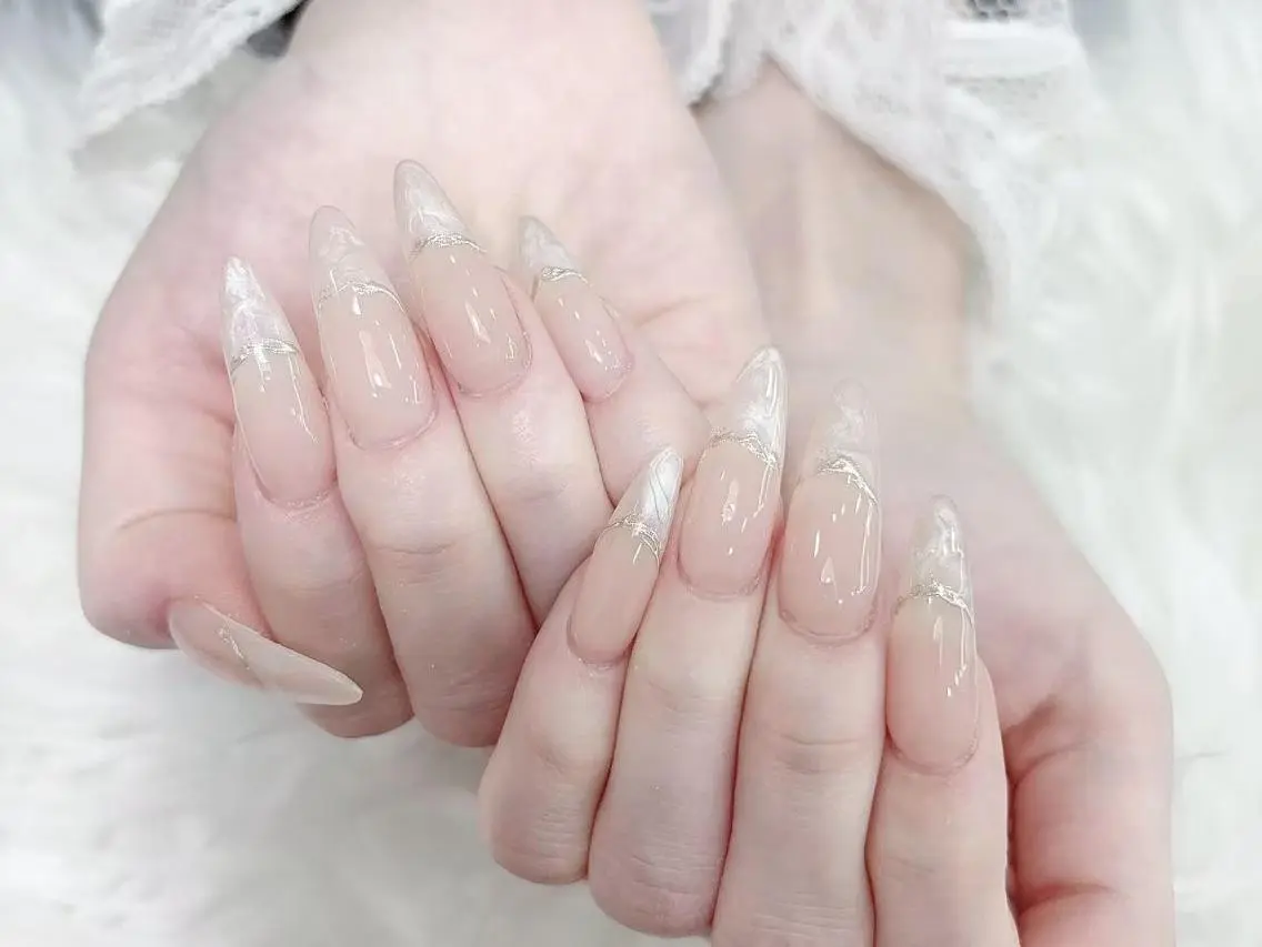 ネイル 長さ出し キラキラネイル 韓国ネイル ロングネイル マグネットネイル ハンドネイル ハンドケア yukina 長さ出しネイル専門店のネイルデザイン