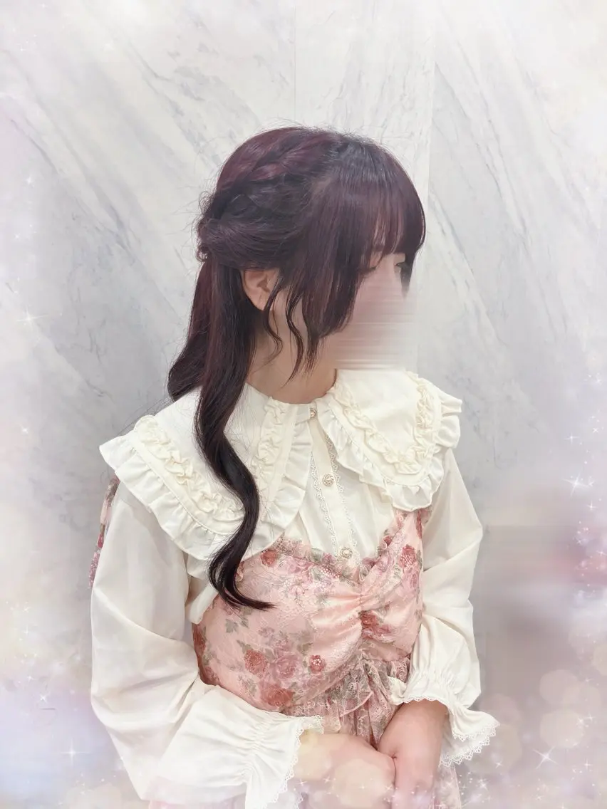 カラー ヘアアレンジ ハーフアップ ラベンダーカラー ピンクカラー ピンクラベンダー ヘアカラー ヘアセット 熊谷 ひなたのヘアスタイル