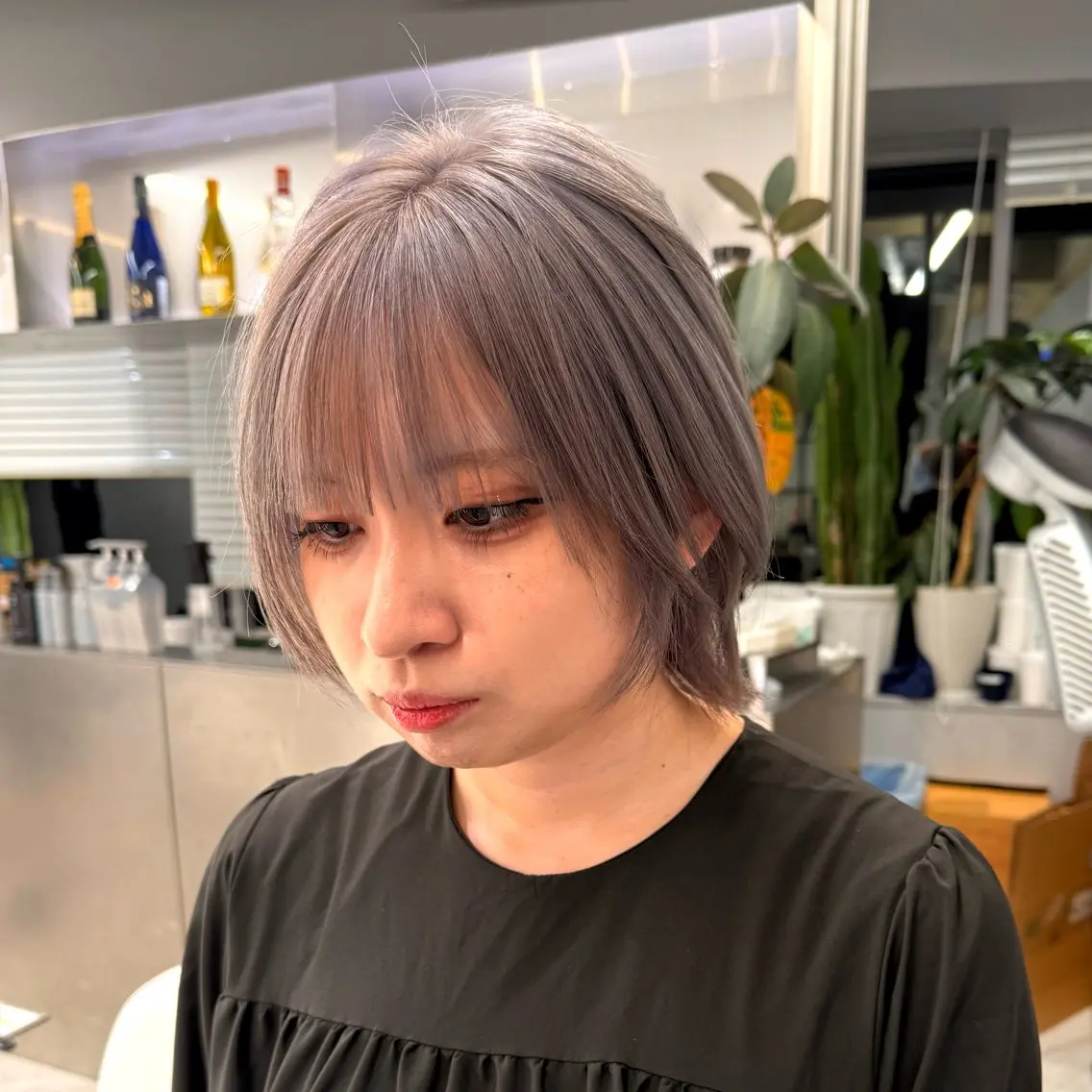 ショート カラー カット ヘアカラー トリートメント ハイトーンレイヤー 顔まわりSOTAのヘアスタイル