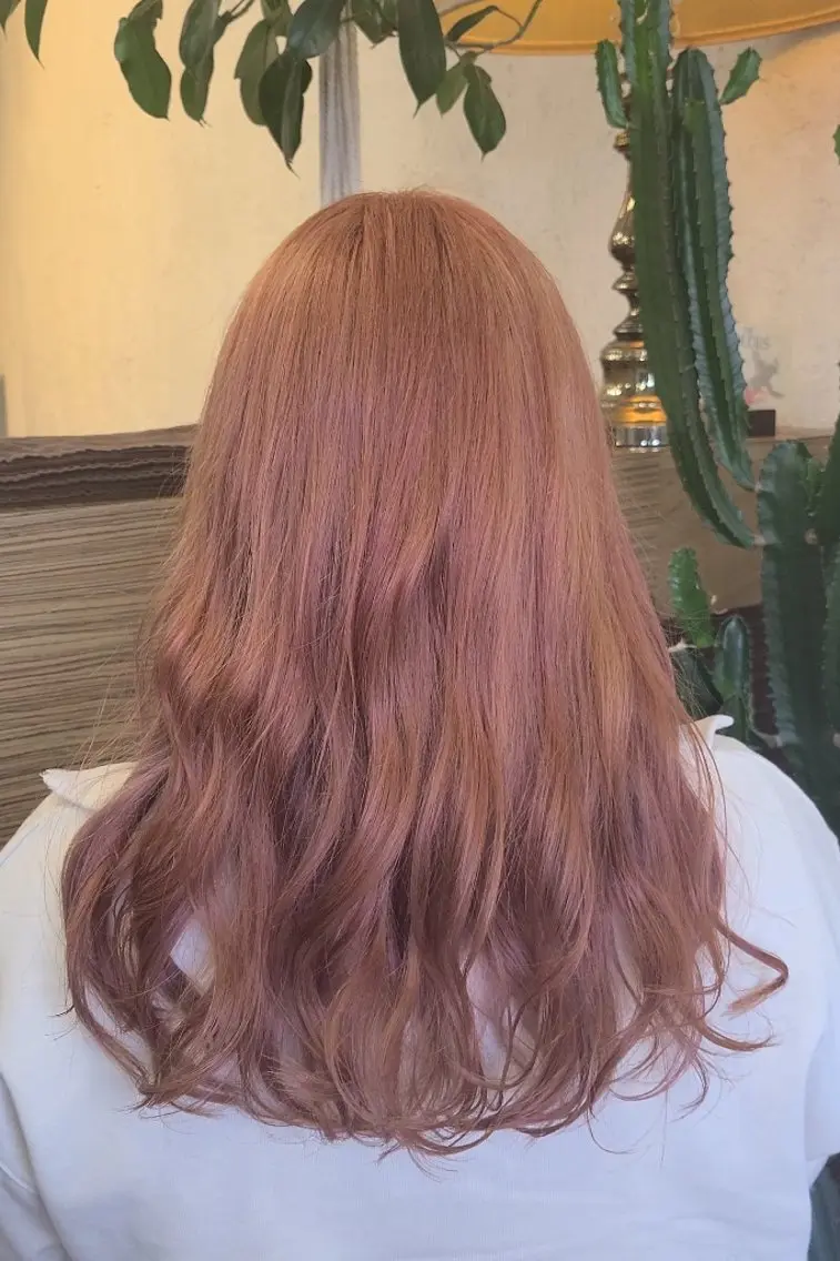 ロング カラー ブリーチ オレンジ Colores Ryuのヘアスタイル