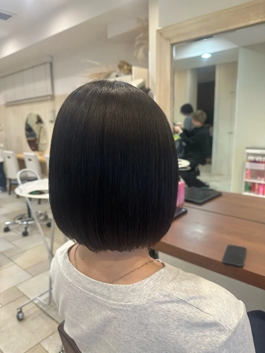 ミディアム ボブ カット 縮毛矯正 トリートメント 勝見 美春のヘアスタイル