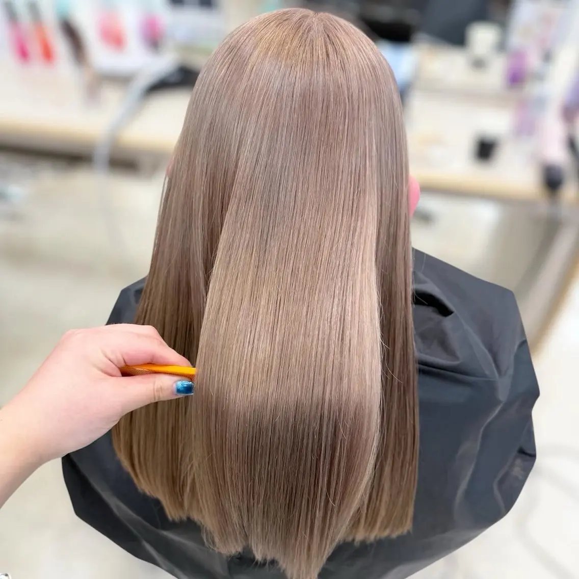 ロング ヘアカラー 岡田 和馬のヘアスタイル