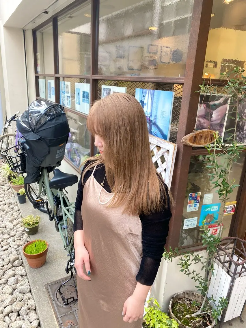 セミロング カラー ベージュカラー ミルクティーベージュ ウチダ ユウヤのヘアスタイル
