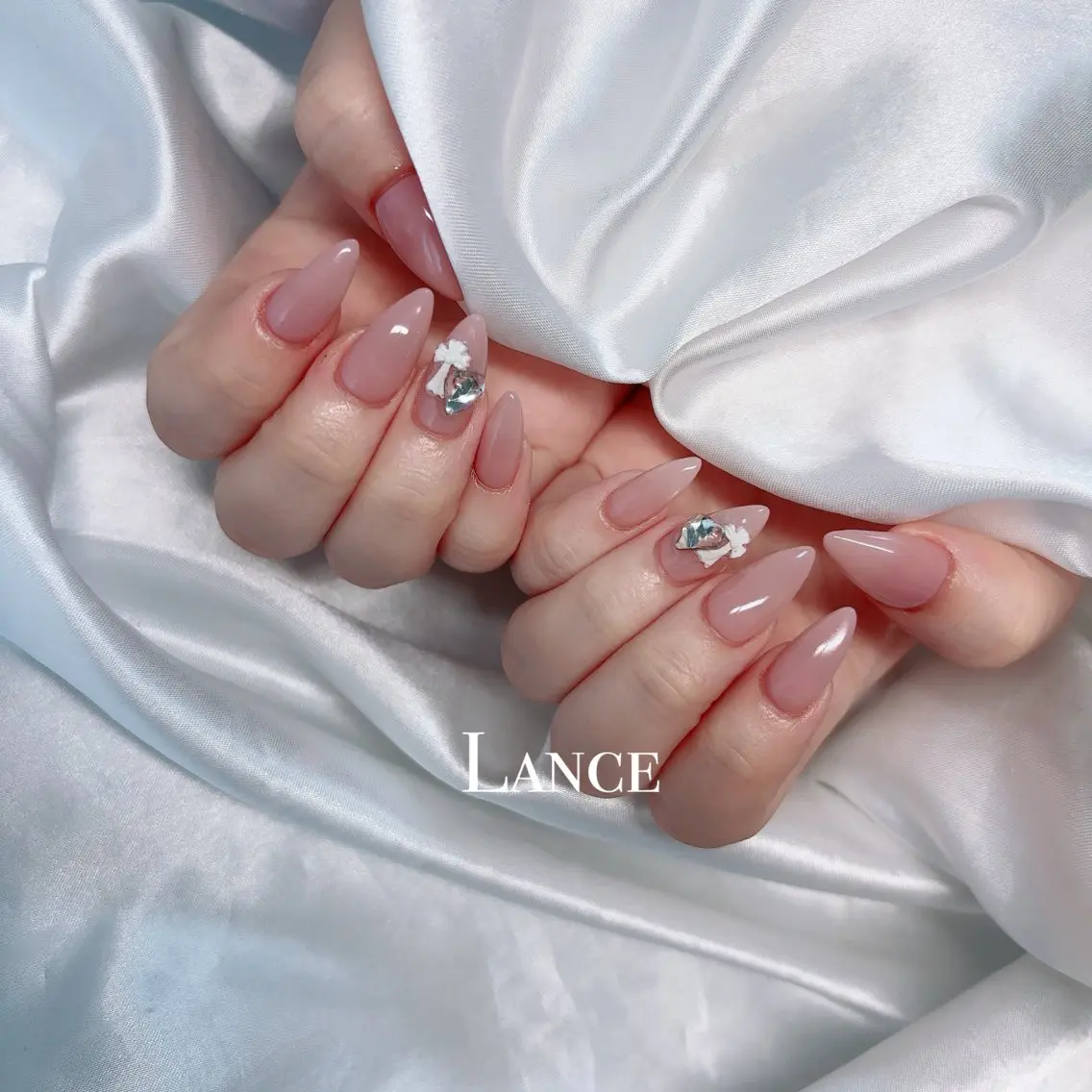ネイル キラキラネイル 韓国ネイル マグネットネイル 春ネイル ワンホンネイル Lance nailのネイルデザイン