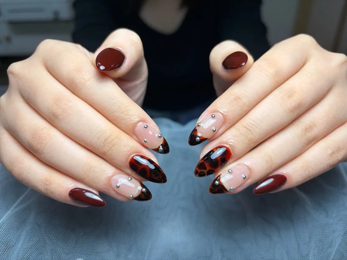 ネイル アートネイル 長さ出し ジェルネイル マグネットネイル ニュアンスネイル ハンドネイル Cloudy Chan Nailのネイルデザイン